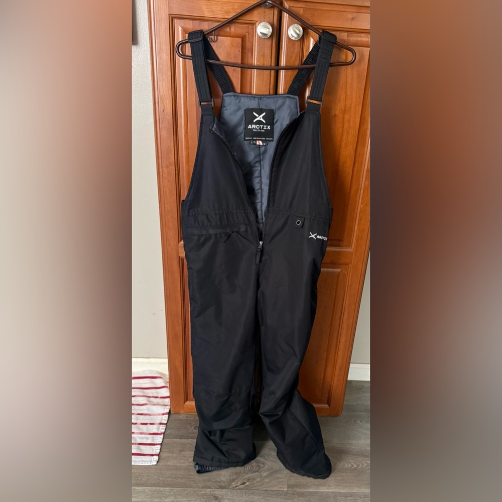 Boys/Girls XL 
 Arctix Black Snow Bibs